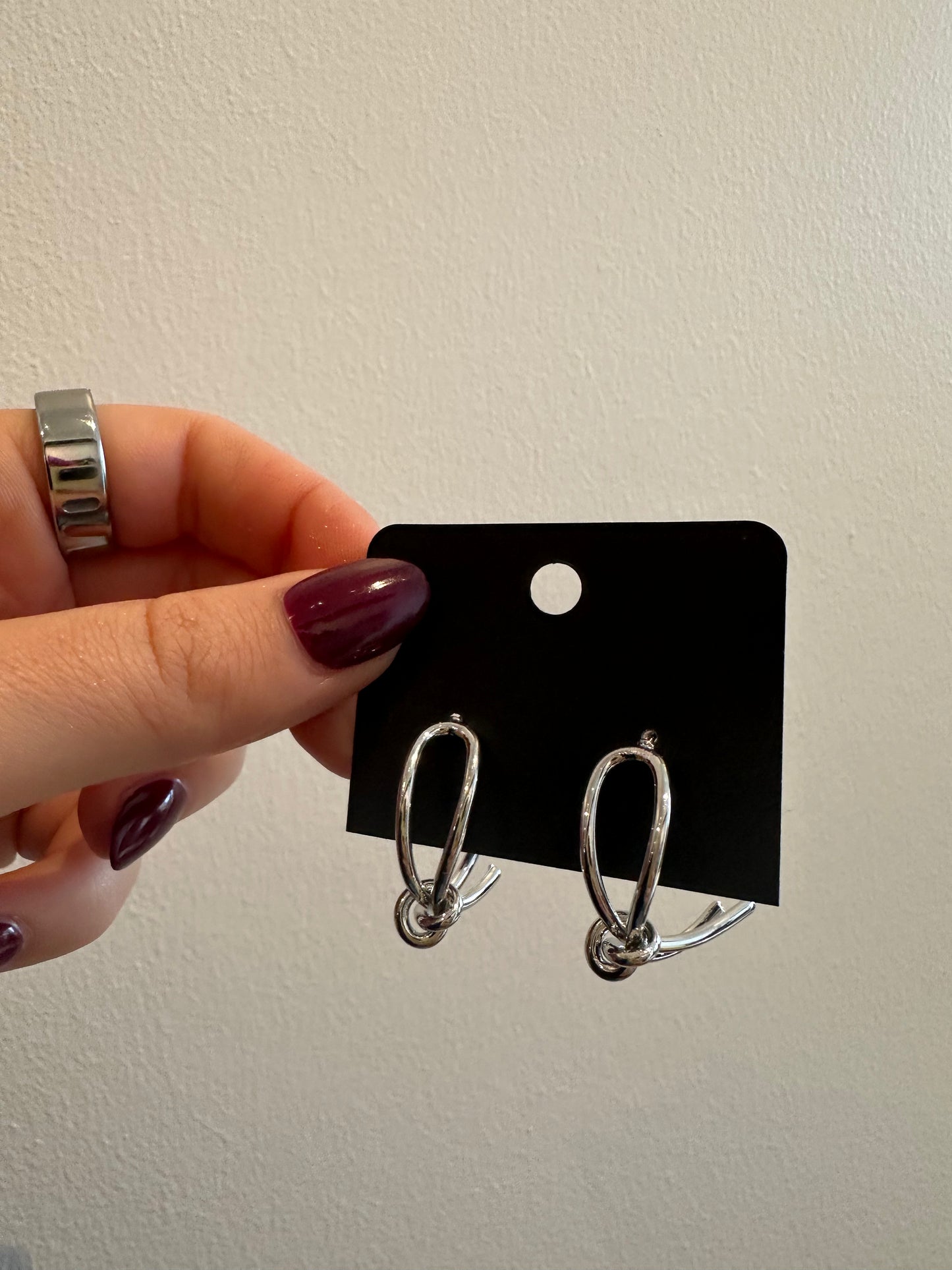 The Knotted Hoop Earrings (2 Colors)