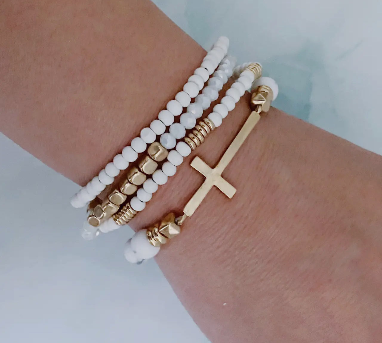 The Cross Beaded Bracelet (2 Colors)