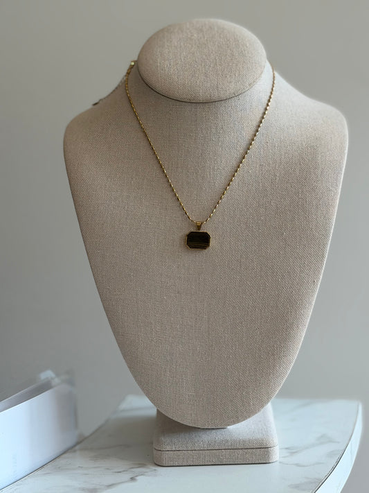 The Brown Pendant Necklace