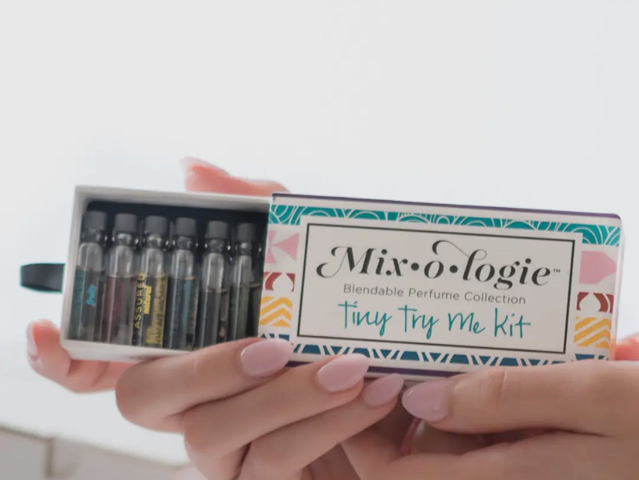 The Mixologie Tiny Try Me Kit