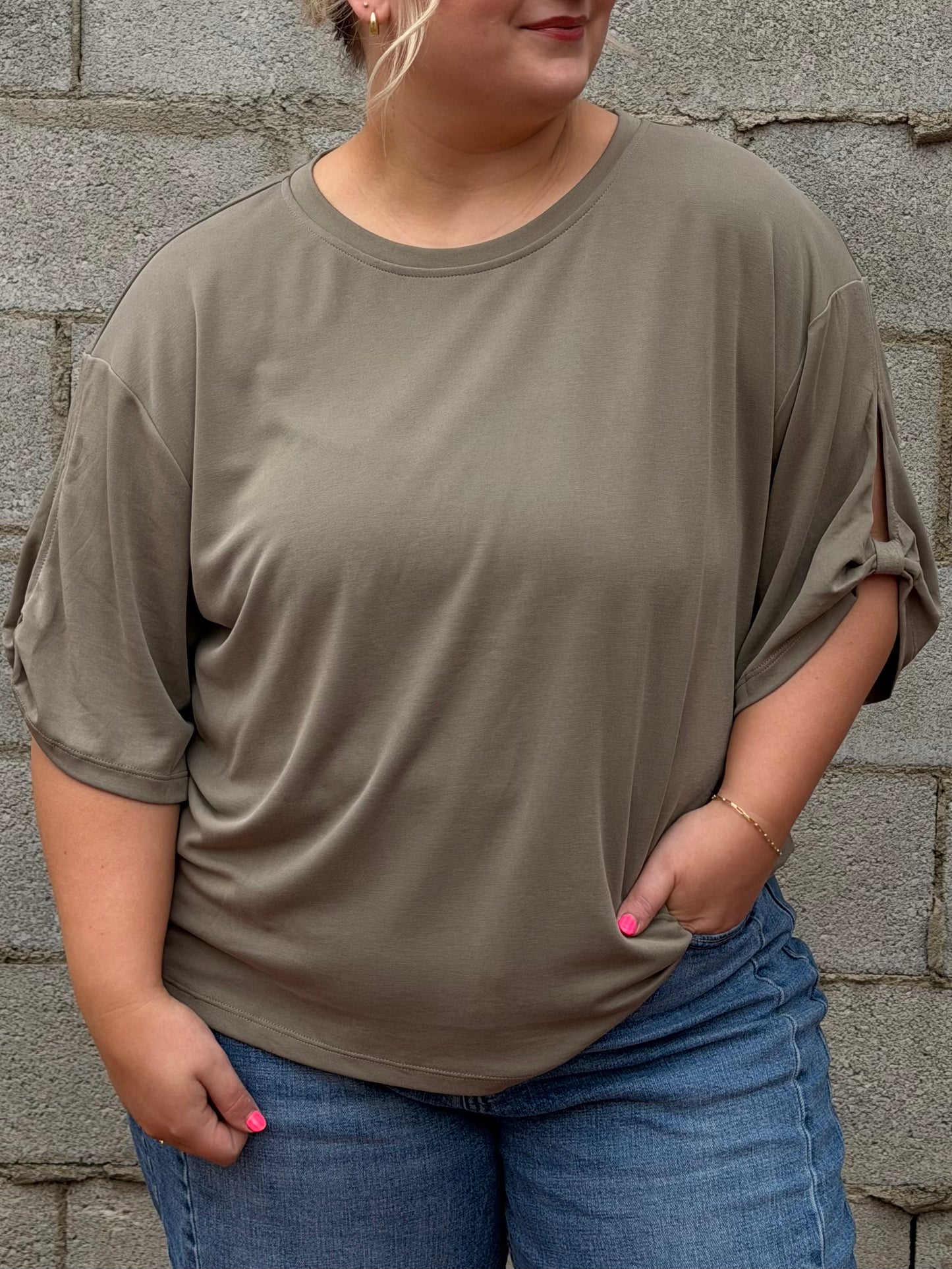 The Olive Short Sleeve Top
